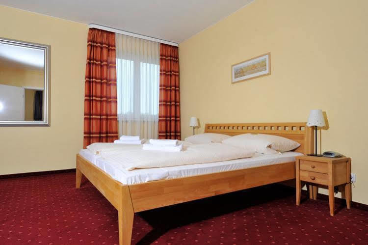 Hotel Leitner Kaufbeuren Esterno foto